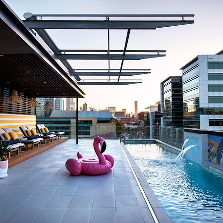 Ovolo The Valley Brisbane Esterno foto Rooftop pool at the Hotel