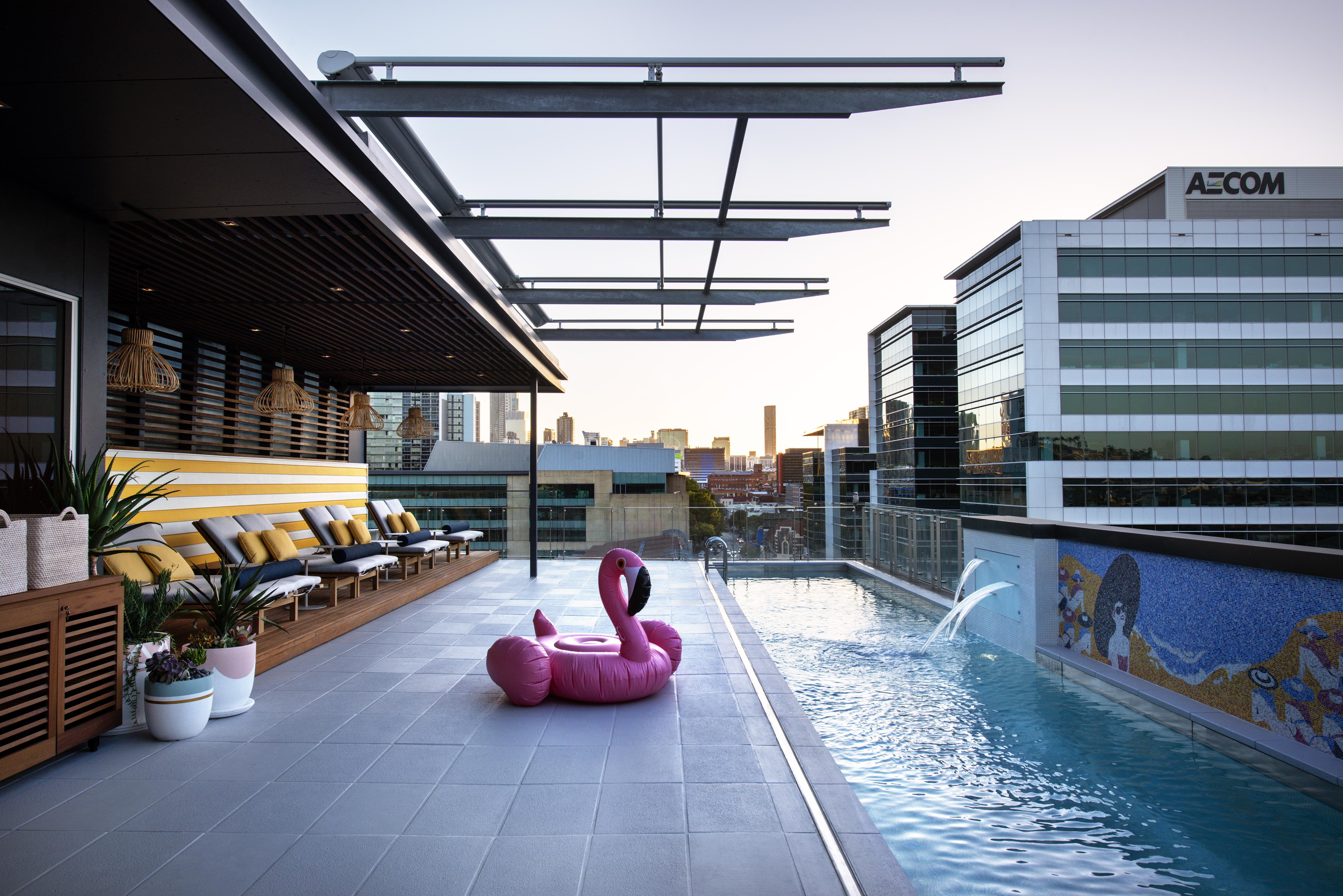 Ovolo The Valley Brisbane Esterno foto Rooftop pool at the Hotel