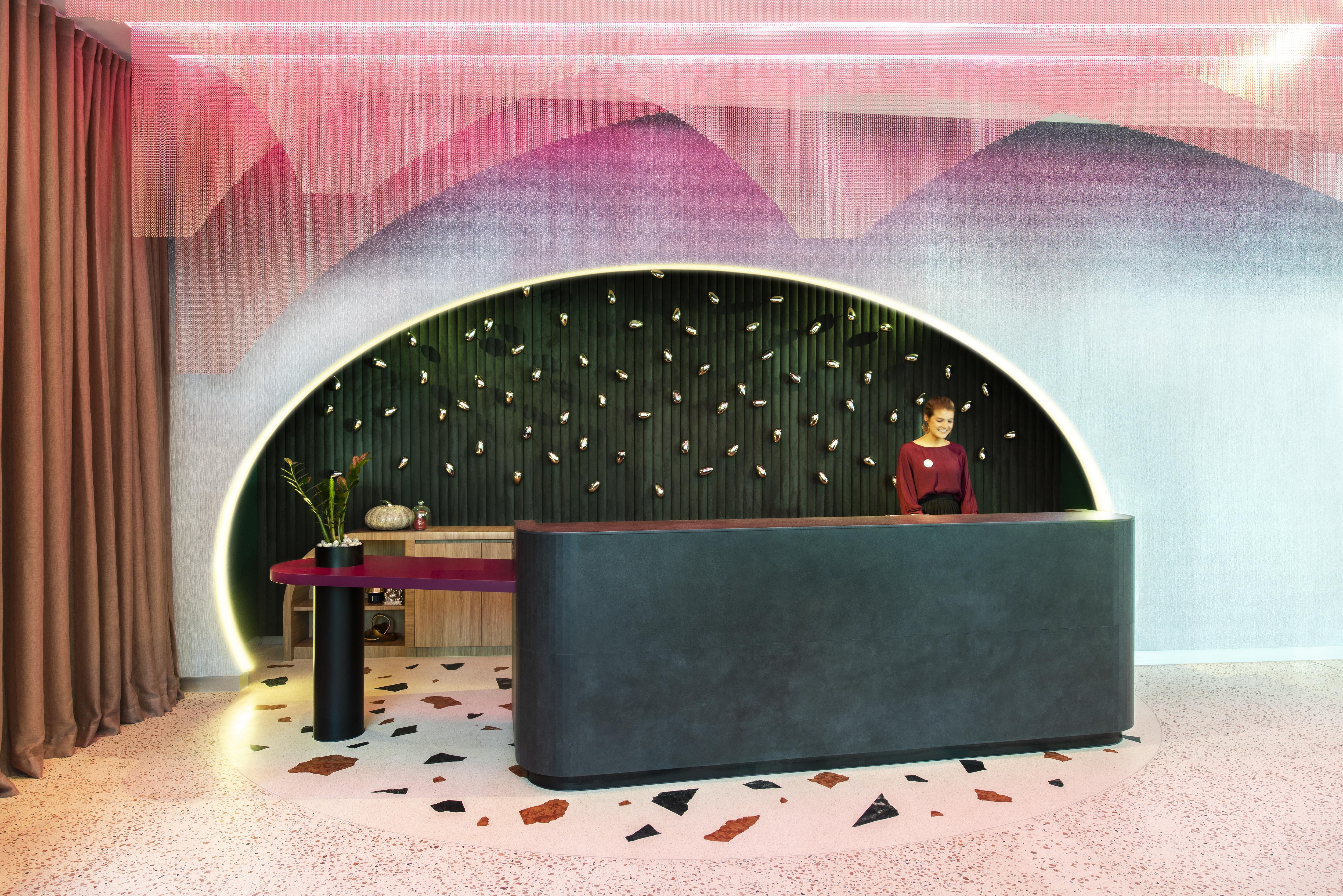Ovolo The Valley Brisbane Esterno foto The reception desk at the hotel